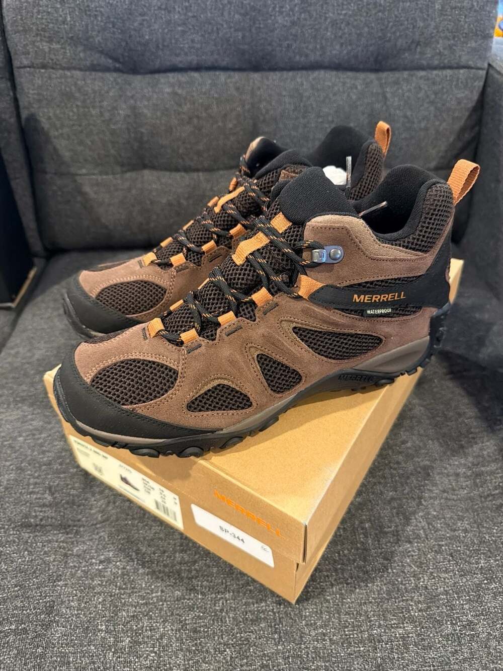 Merrell Yokota 2 Mid Waterproof Hiking Boots Men's Size 10 Bracken